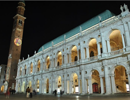 Il palazzo della Ragione (ogni riferimento è espressamente voluto).